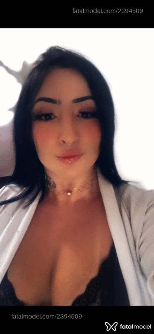 Acompanhante mulher morena (o) de olhos castanhos - Larissa