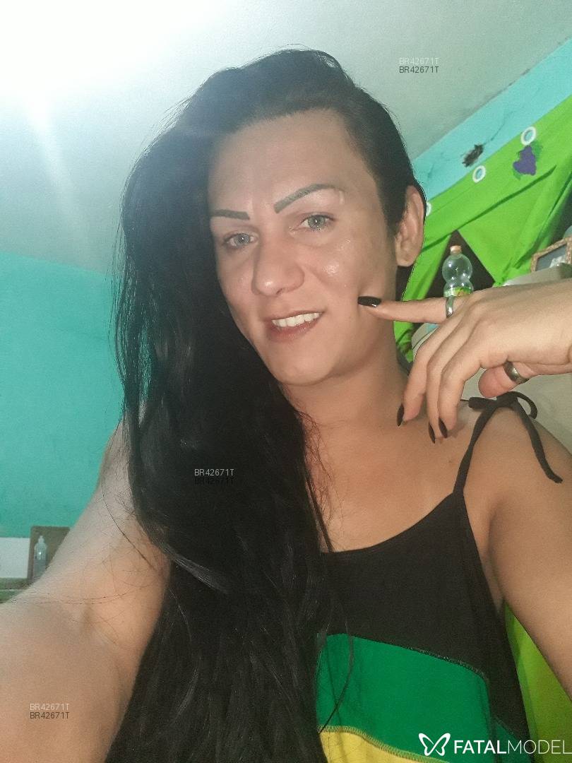 Acompanhante mulher trans morena (o) de olhos castanhos em Carapicuíba - Karolayne Ferreira
