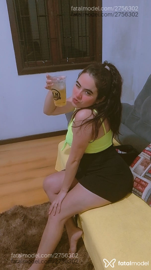 Acompanhante mulher com cabelo castanho de olhos castanhos em Virtual - BibiPerigosa
