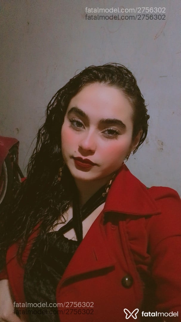 Acompanhante mulher com cabelo castanho de olhos castanhos em Virtual - BibiPerigosa