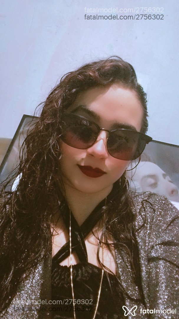 Acompanhante mulher com cabelo castanho de olhos castanhos em Virtual - BibiPerigosa