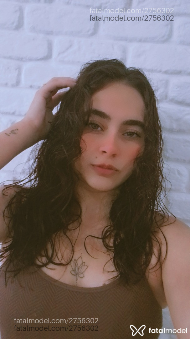 Acompanhante mulher com cabelo castanho de olhos castanhos em Virtual - BibiPerigosa