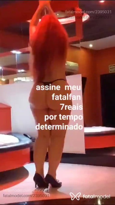 Acompanhante mulher ruiva (o) de olhos castanhos em Virtual - Marcia Allenncar
