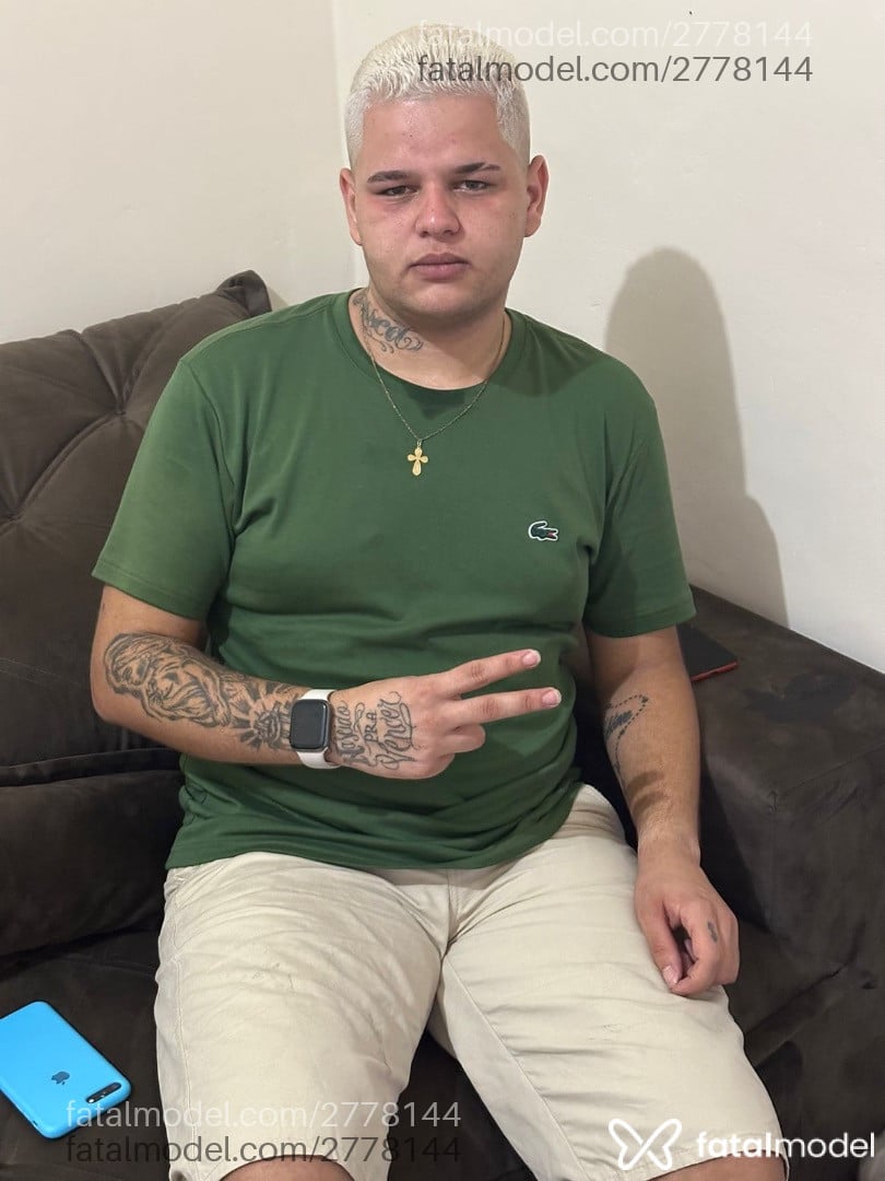 Acompanhante homem morena (o) de olhos verdes em Eunápolis Acompanhante homem morena (o) de olhos verdes em Eunápolis - Alexandre Ribeiro