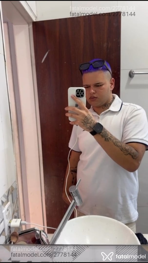 Acompanhante homem morena (o) de olhos verdes em Eunápolis Acompanhante homem morena (o) de olhos verdes em Eunápolis - Alexandre Ribeiro