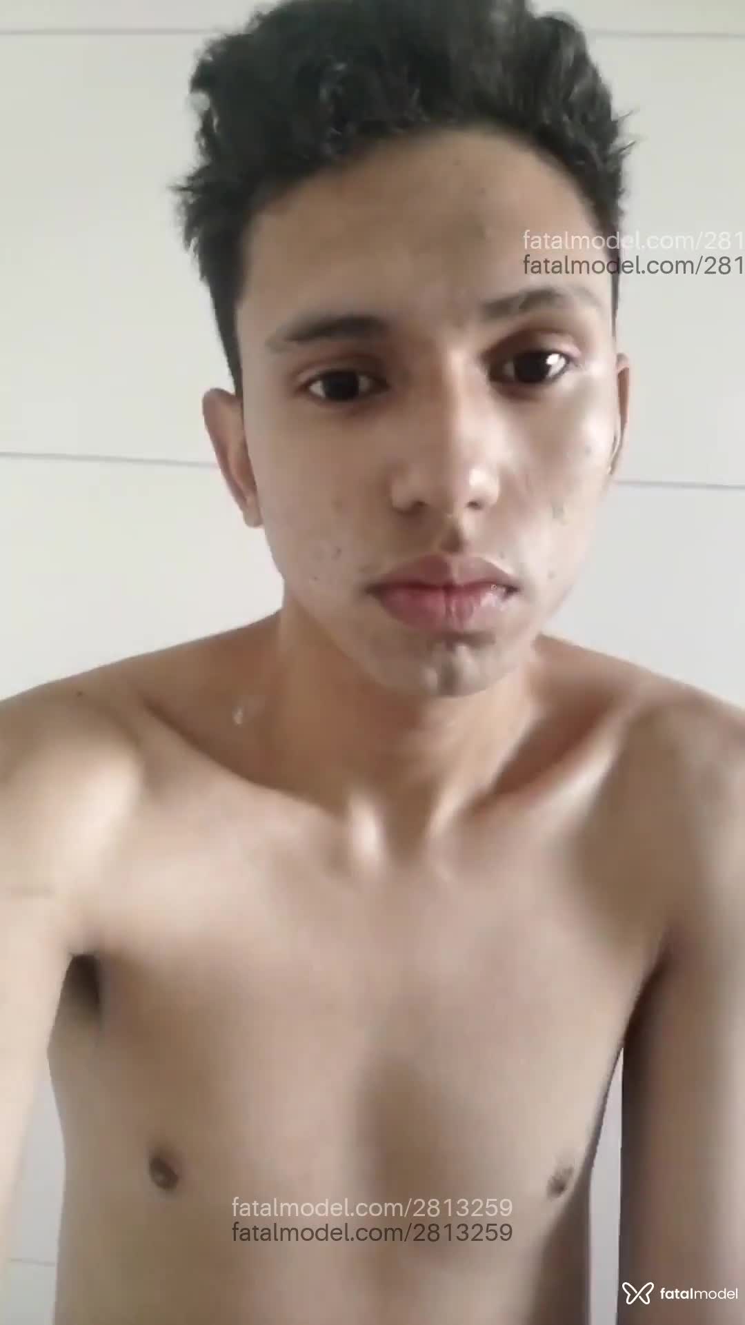 Acompanhante homem com cabelo castanho de olhos castanhos em São Paulo - Douglas Santos