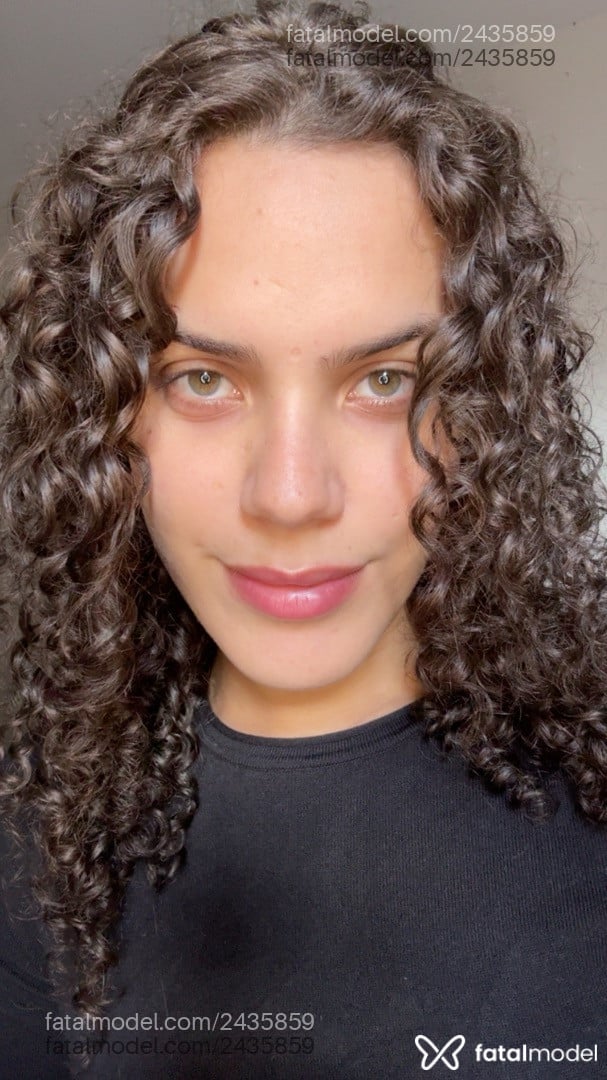 Acompanhante mulher trans com cabelo castanho de olhos verdes - Gabizinha Acompanhante mulher trans com cabelo castanho de olhos verdes - Gabizinha