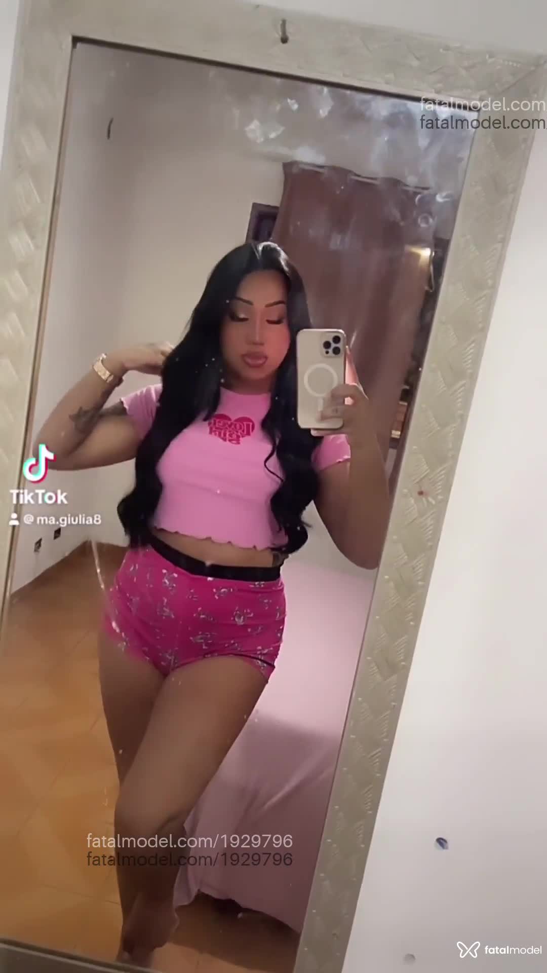 Acompanhante mulher trans morena (o) de olhos castanhos em São Paulo - Melanie Morena