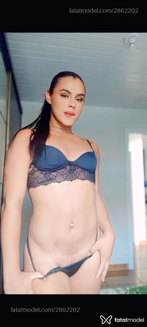 Acompanhante mulher trans com cabelo castanho de olhos castanhos em Fazenda Rio Grande - Gabrielli