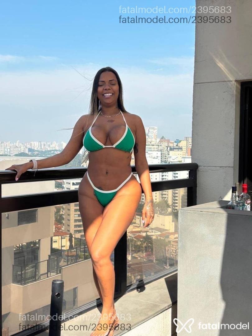Acompanhante mulher loira (o) de olhos pretos em Uberlândia - Lara Carvalho