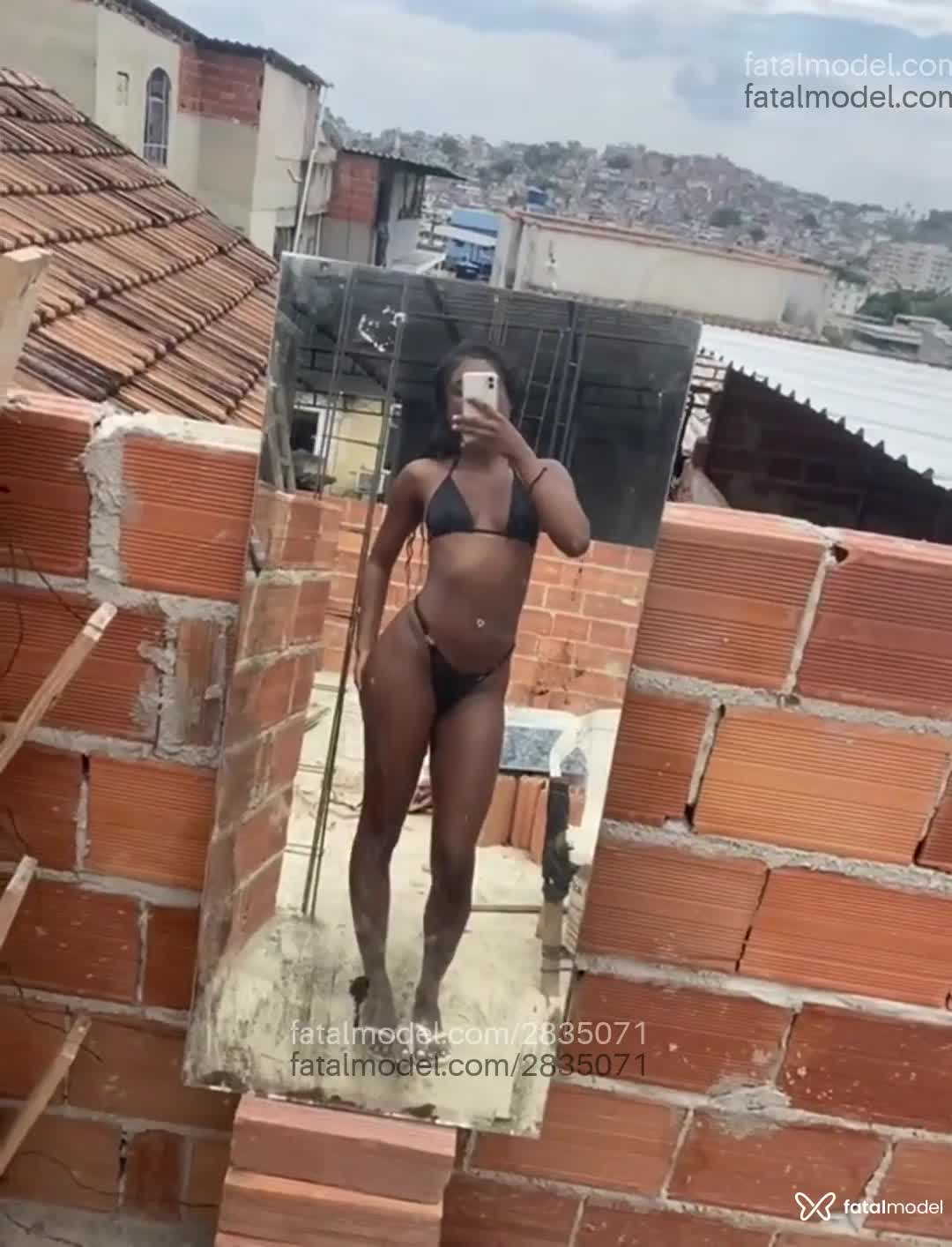 Acompanhante mulher morena (o) de olhos pretos em Rio de Janeiro Acompanhante mulher morena (o) de olhos pretos em Rio de Janeiro - Kemilly Ni