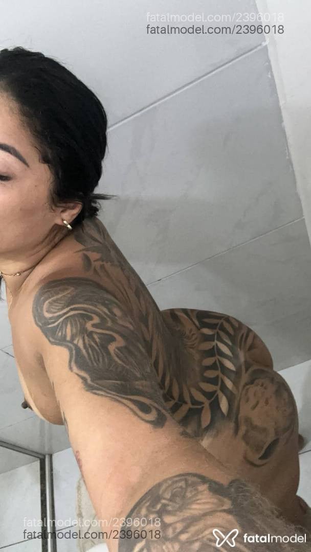 Acompanhante mulher morena (o) de olhos castanhos - Penelope