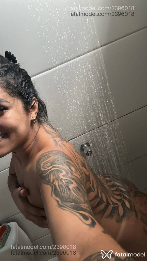 Acompanhante mulher morena (o) de olhos castanhos - Penelope