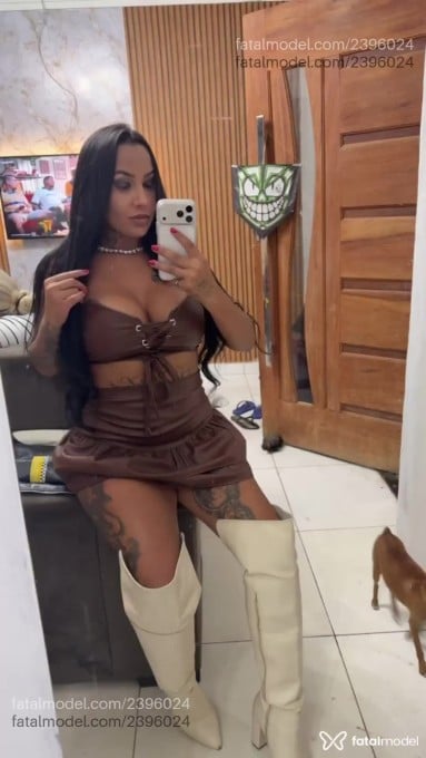 Acompanhante mulher com cabelo castanho de olhos castanhos - Mylla Silva