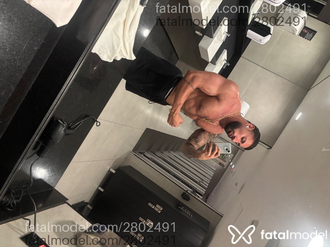 Acompanhante homem morena (o) de olhos pretos em São Paulo - Léo Ribeiro