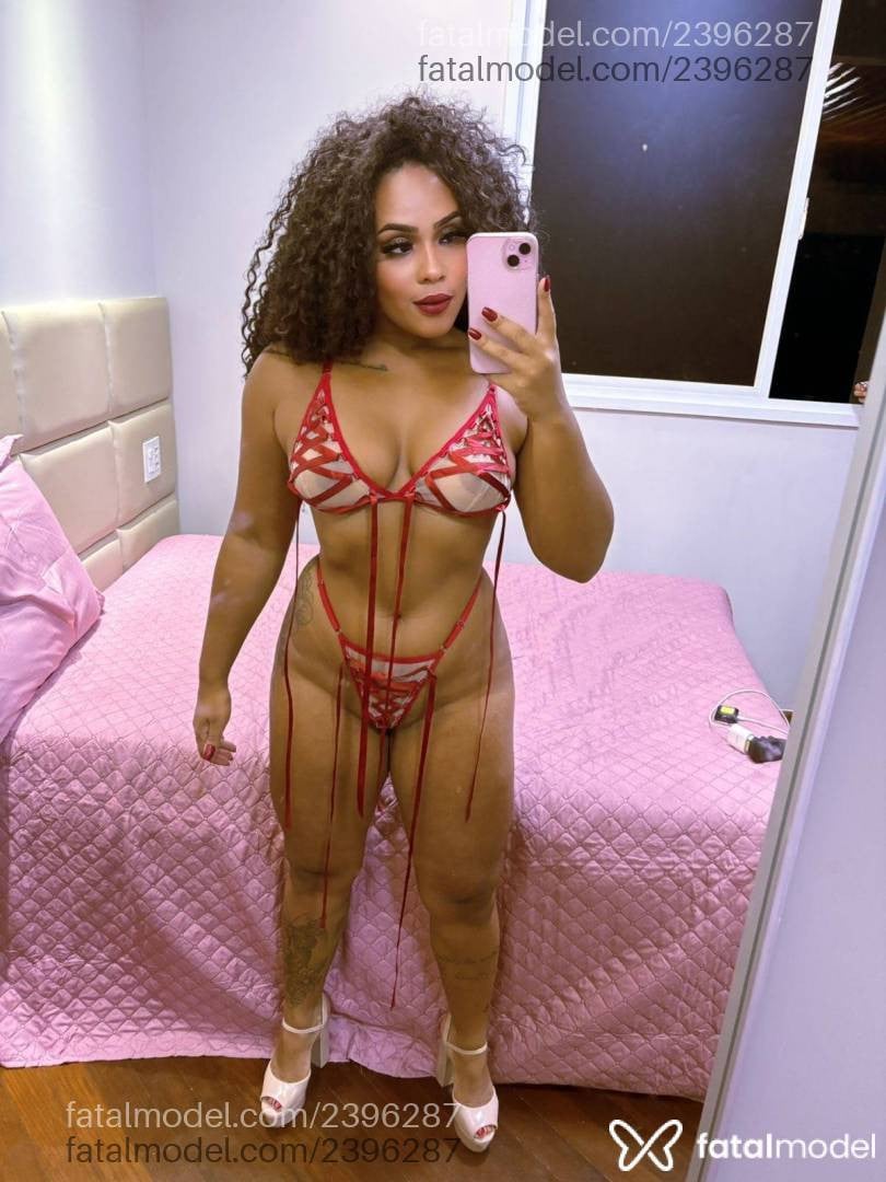 Acompanhante mulher morena (o) de olhos pretos - Fany Coutinho
