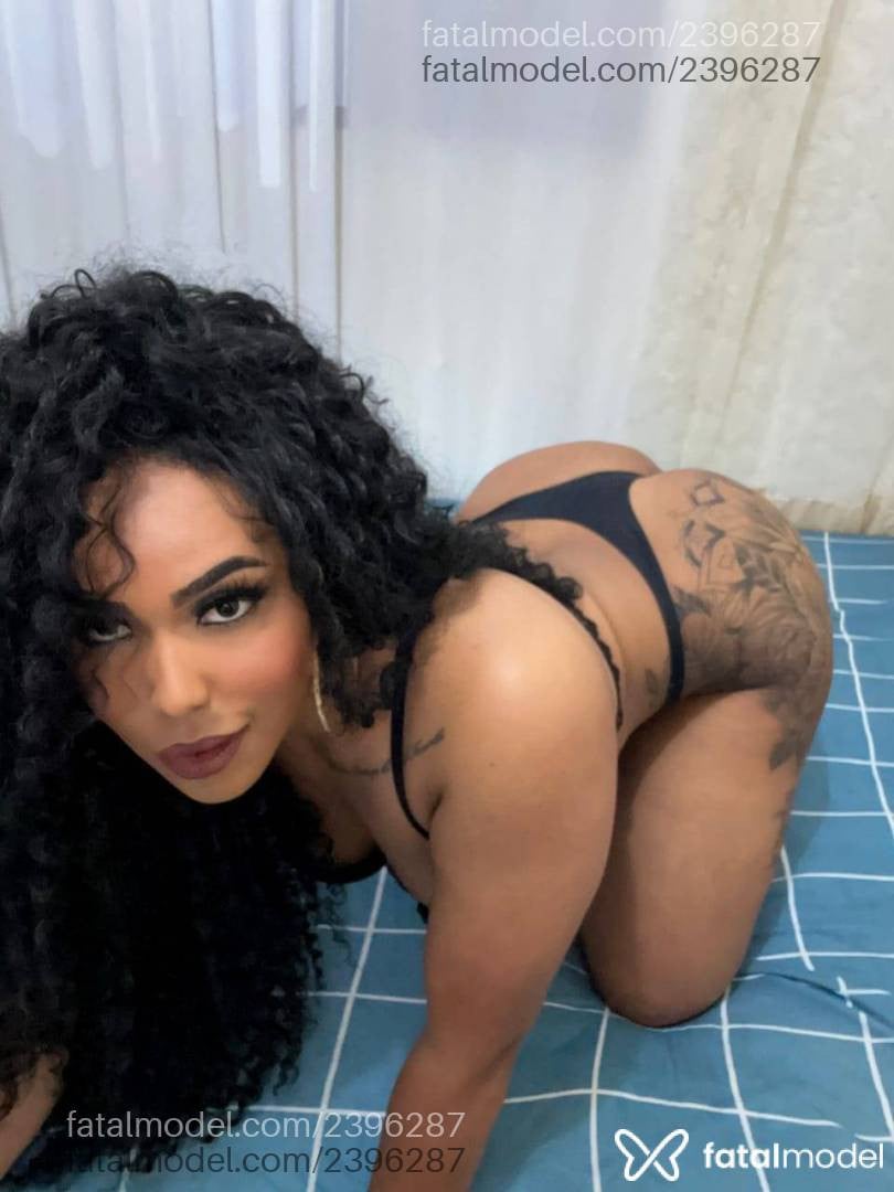Acompanhante mulher morena (o) de olhos pretos - Fany Coutinho