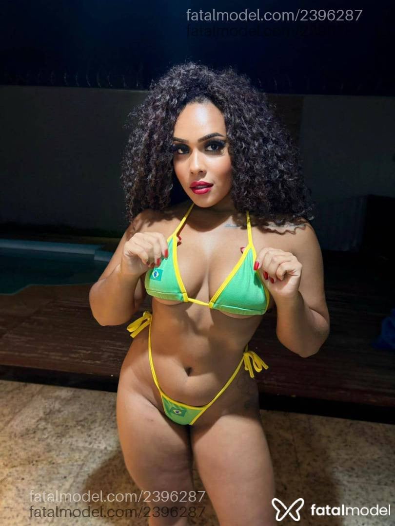 Acompanhante mulher morena (o) de olhos pretos - Fany Coutinho