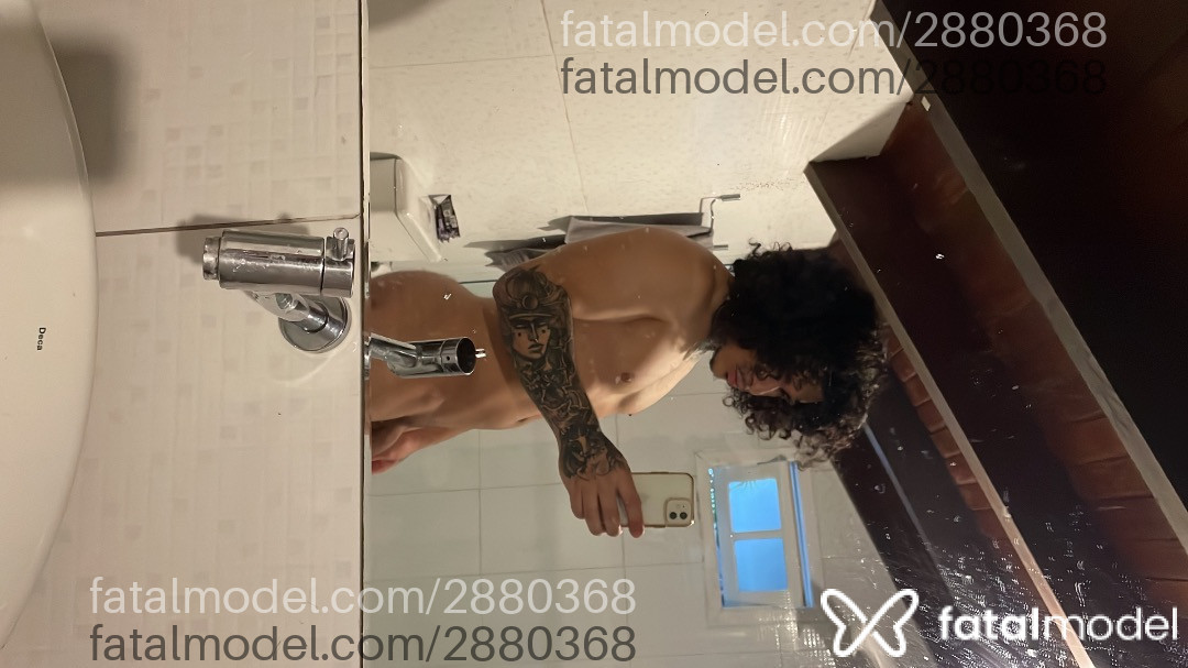 Acompanhante homem morena (o) de olhos castanhos em Virtual Acompanhante homem morena (o) de olhos castanhos em Virtual - Tatuadin
