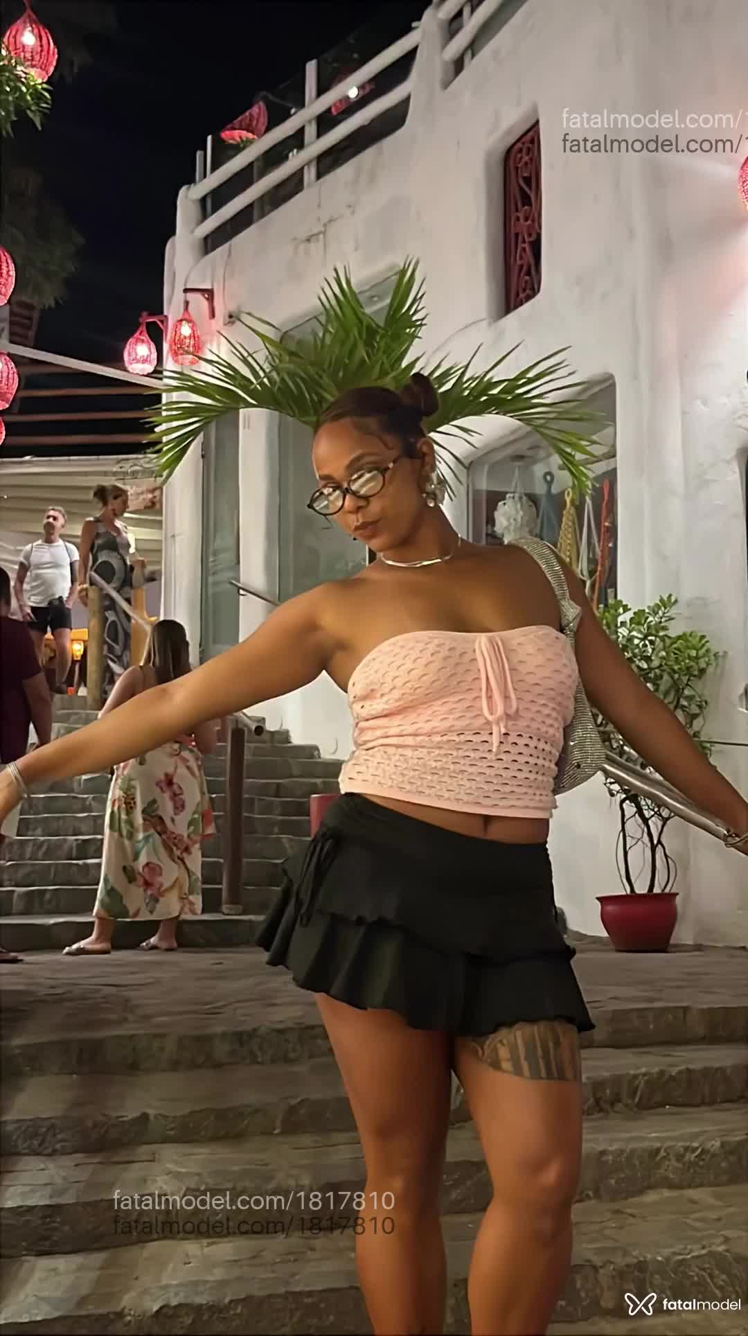 Acompanhante mulher com cabelo castanho de olhos mel - Manu Acompanhante mulher com cabelo castanho de olhos mel - Manu