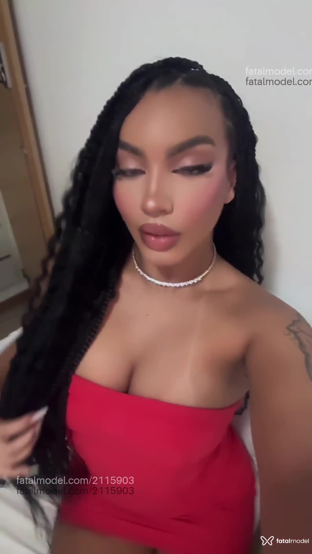 Acompanhante mulher morena (o) de olhos castanhos em São Paulo Acompanhante mulher morena (o) de olhos castanhos em São Paulo - Maithe Moraes