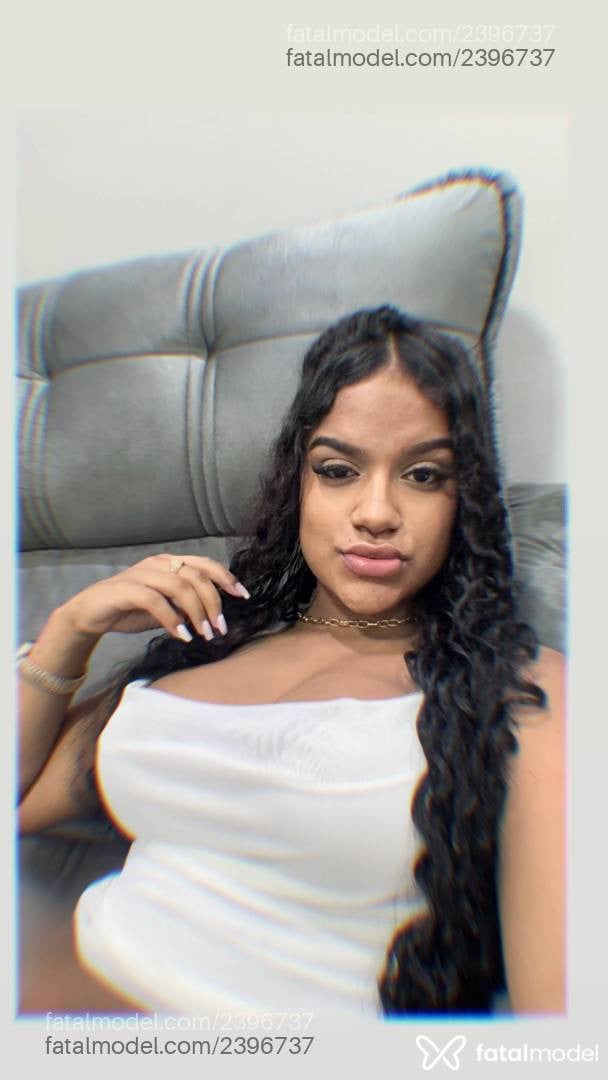 Acompanhante mulher morena (o) de olhos pretos - Sofia
