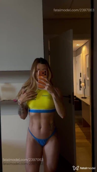 Acompanhante mulher loira (o) de olhos mel em Goiânia - Ysa