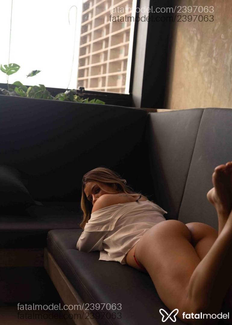 Acompanhante mulher loira (o) de olhos mel em Goiânia - Ysa