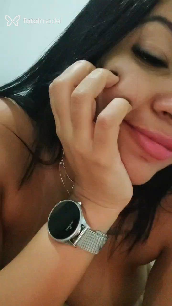 Acompanhante mulher morena (o) de olhos castanhos - Carol Muniz