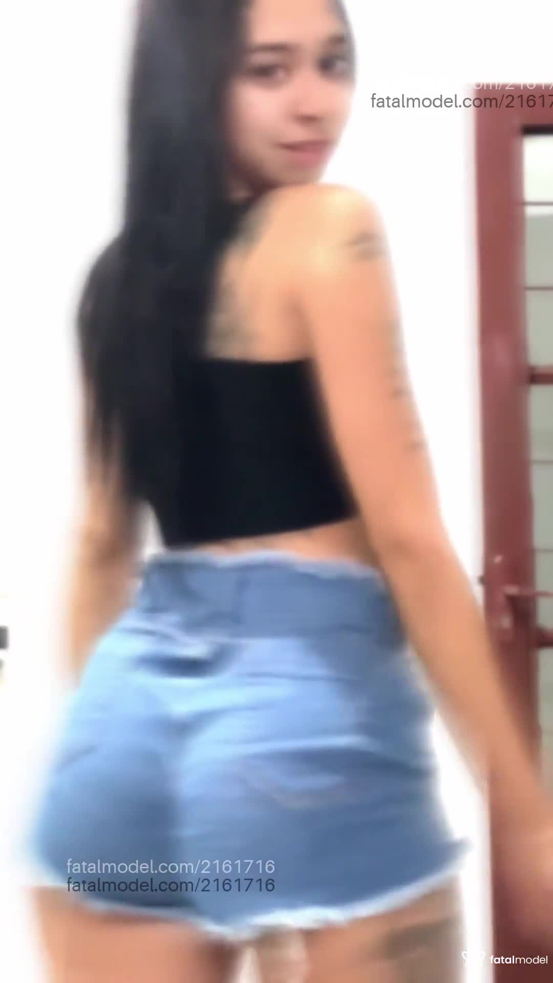 Acompanhante mulher morena (o) de olhos pretos - Jade Andrade