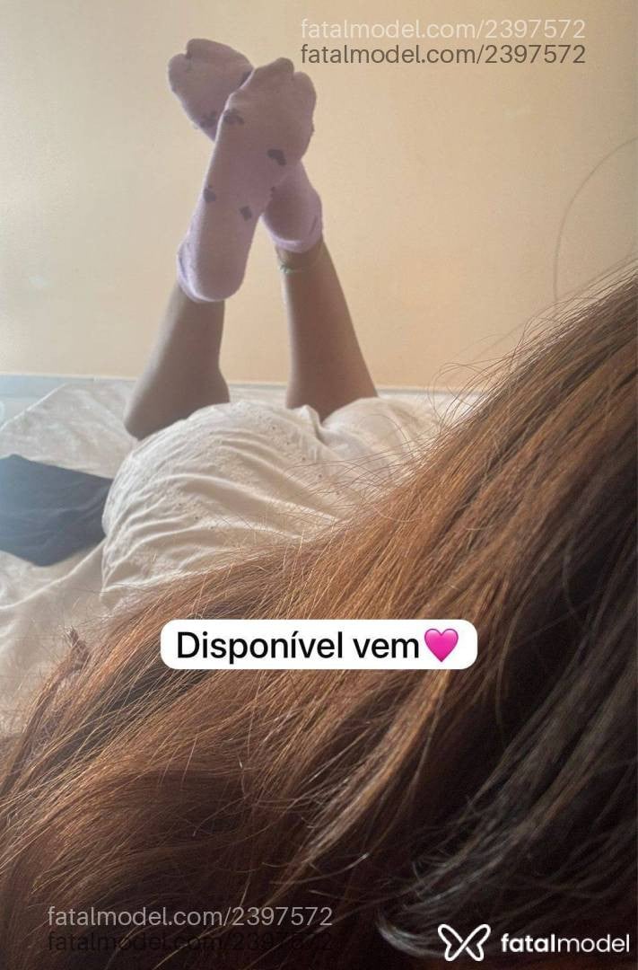 Acompanhante mulher com cabelo castanho de olhos mel em Virtual - Mia