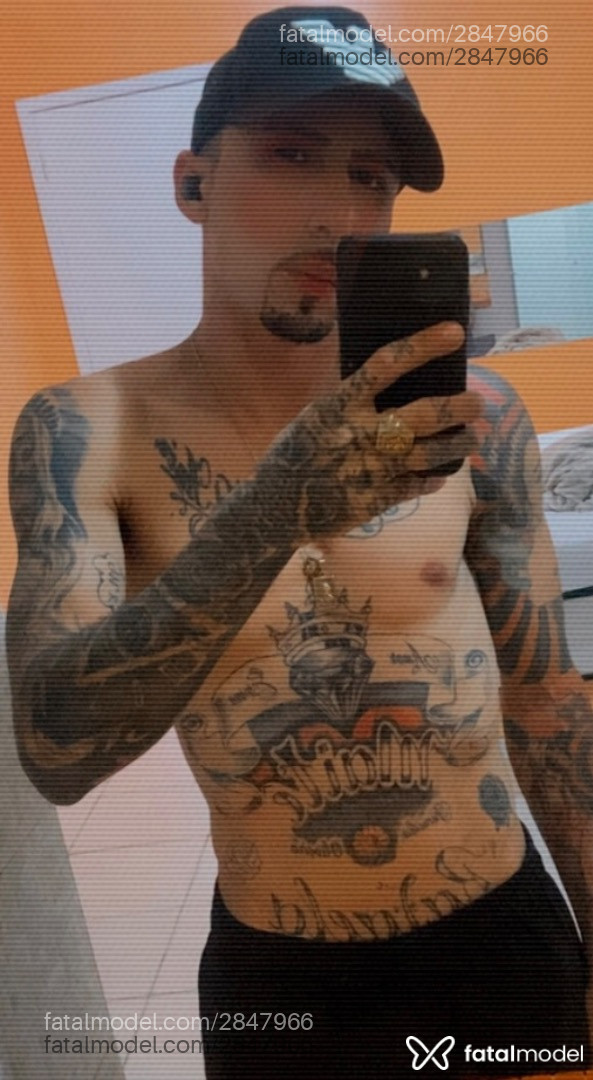 Acompanhante homem com cabelo castanho de olhos castanhos em Itajaí Acompanhante homem com cabelo castanho de olhos castanhos em Itajaí - Pirocão