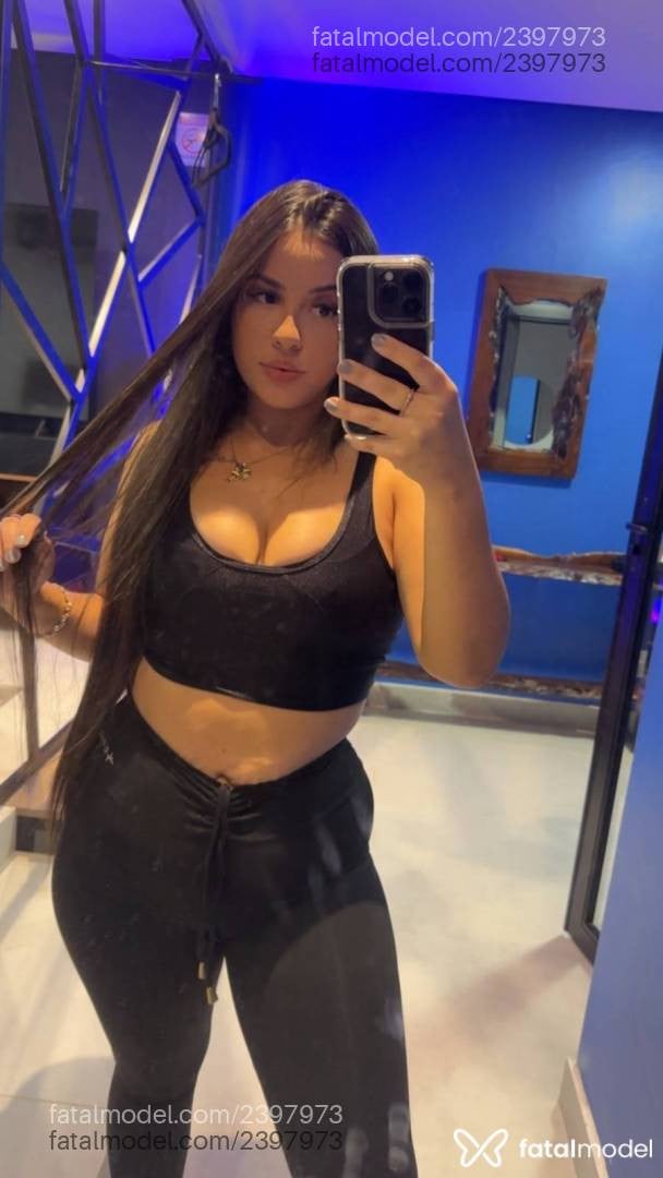 Acompanhante mulher com cabelo castanho de olhos castanhos - Alice Gonçalves