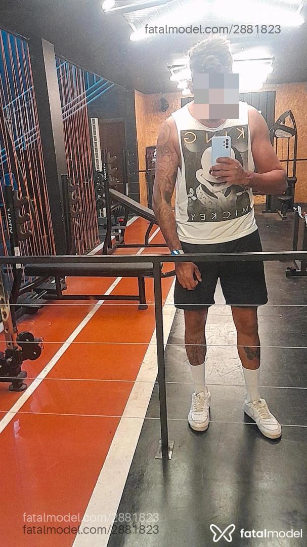 Acompanhante homem com cabelo castanho de olhos pretos - Bruno Acompanhante homem com cabelo castanho de olhos pretos - Bruno