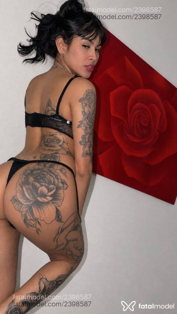 Acompanhante mulher trans morena (o) de olhos castanhos - Nicole Fox