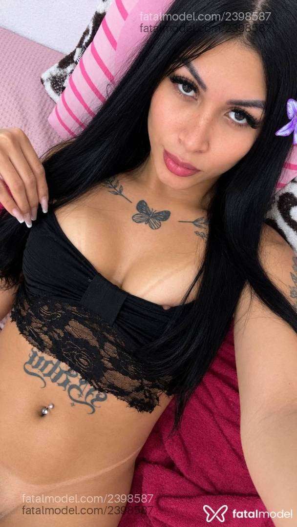 Acompanhante mulher trans morena (o) de olhos castanhos - Nicole Fox
