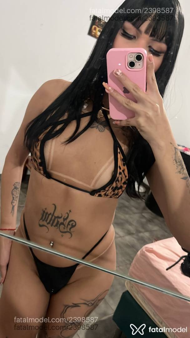 Acompanhante mulher trans morena (o) de olhos castanhos em Ribeirão Preto - Nicole Fox