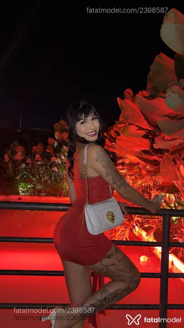 Acompanhante mulher trans morena (o) de olhos castanhos em Ribeirão Preto - Nicole Fox