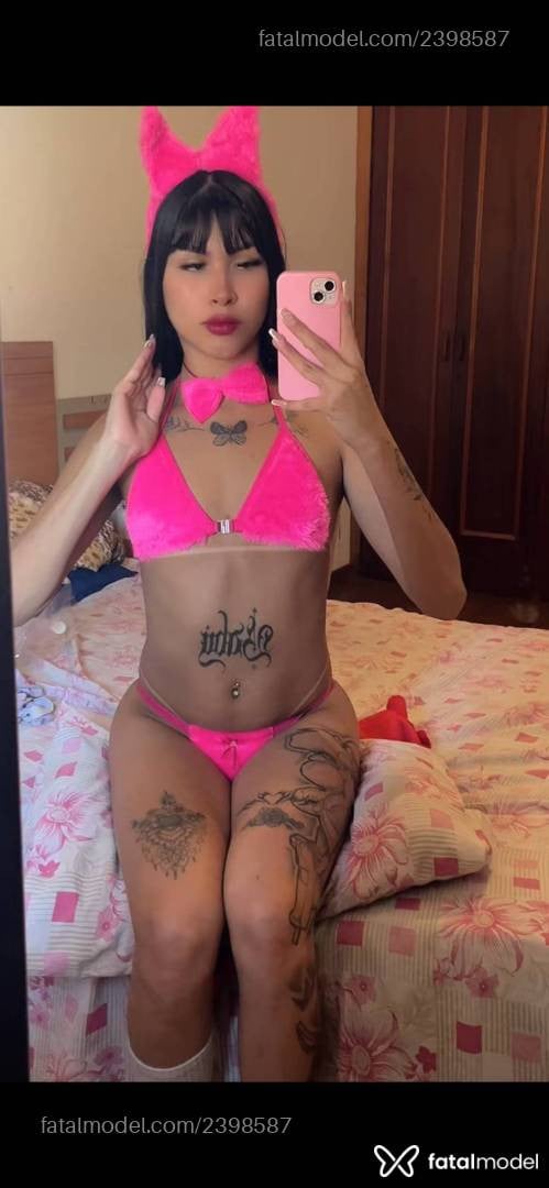 Acompanhante mulher trans morena (o) de olhos castanhos - Nicole Fox