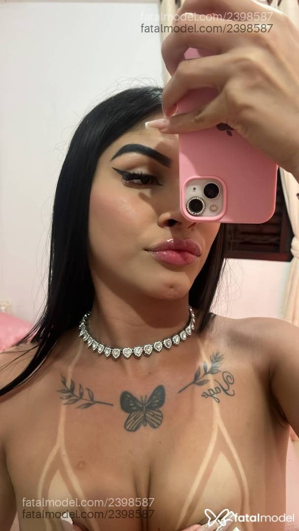 Acompanhante mulher trans morena (o) de olhos castanhos - Nicole Fox