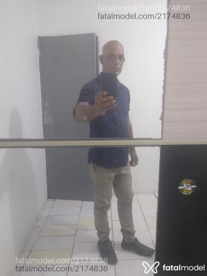Acompanhante homem com cabelo grisalho de olhos castanhos em Aracaju Acompanhante homem com cabelo grisalho de olhos castanhos em Aracaju - Joel