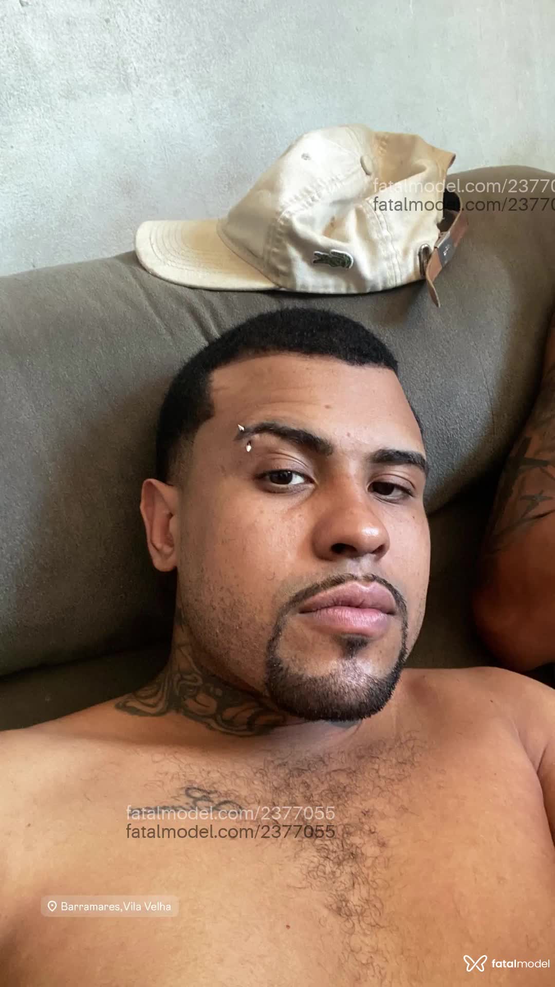 Acompanhante homem com cabelo castanho de olhos pretos em Vitória - Mneirinho