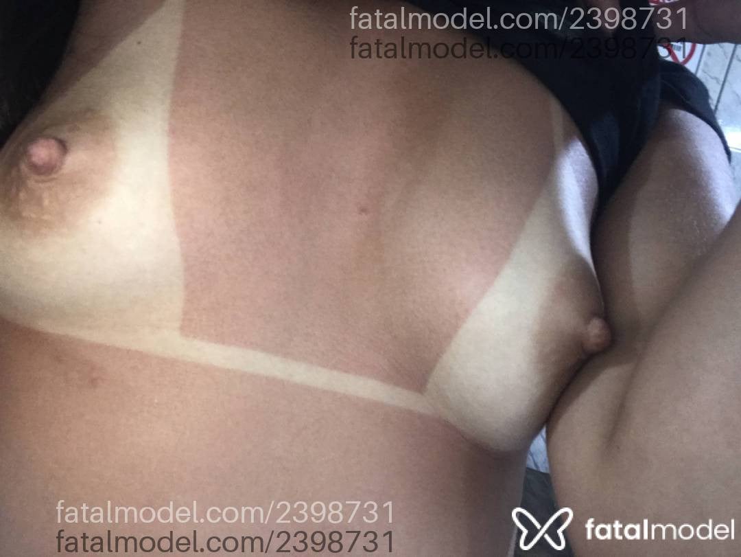 Acompanhante mulher morena (o) de olhos azuis em Virtual - Jujuminez