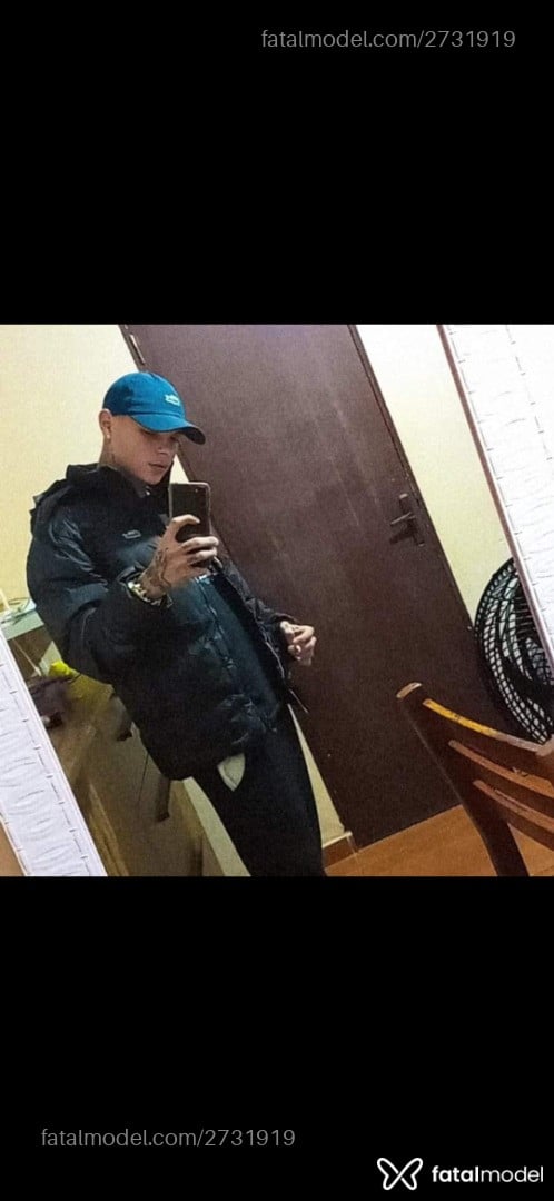 Acompanhante homem com cabelo castanho de olhos verdes - Souza Acompanhante homem com cabelo castanho de olhos verdes - Souza