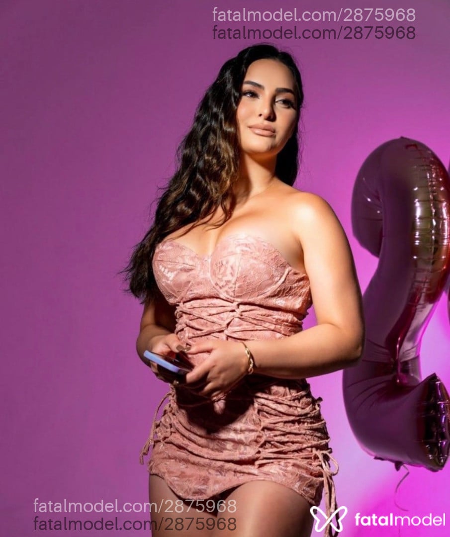 Acompanhante mulher com cabelo castanho de olhos mel em Curitiba - Sexxymommy