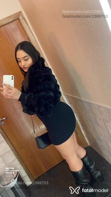 Acompanhante mulher com cabelo castanho de olhos castanhos em Marília Acompanhante mulher com cabelo castanho de olhos castanhos em Marília - Gabrielly