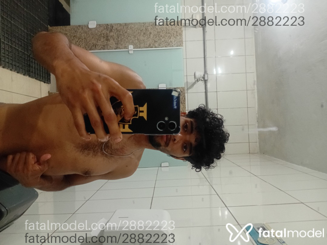 Acompanhante homem com cabelo castanho de olhos mel em Volta Redonda - Nathan Silva