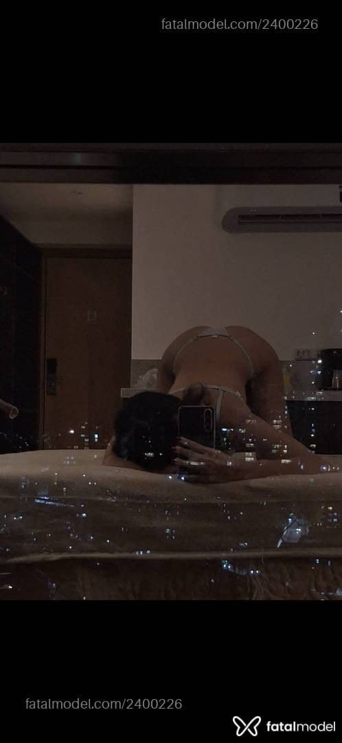 Acompanhante mulher morena (o) de olhos castanhos - Elise