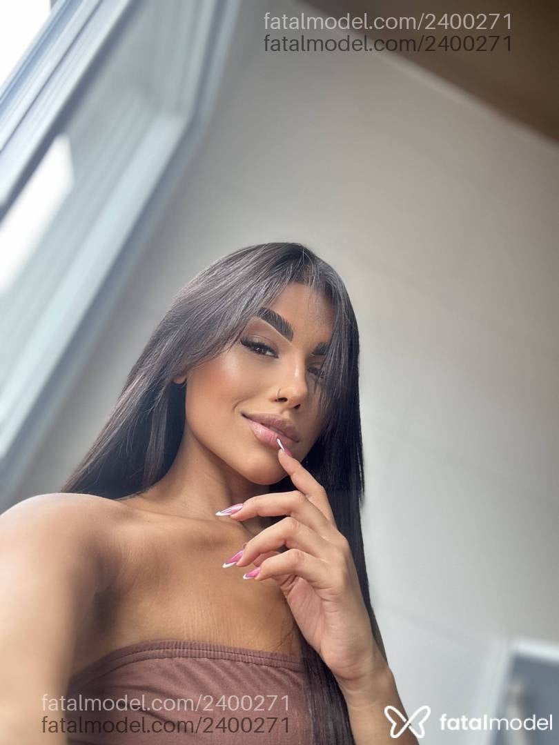 Acompanhante mulher morena (o) de olhos mel - Patrícia
