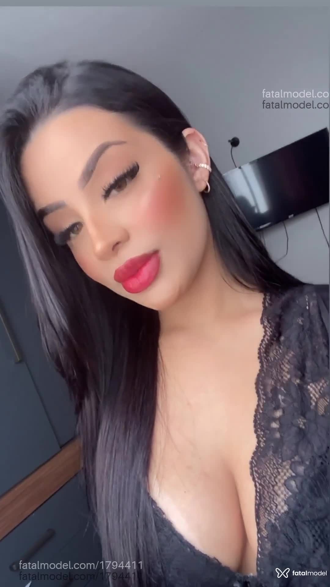 Acompanhante mulher morena (o) de olhos mel em Curitiba - Cacau Bayer